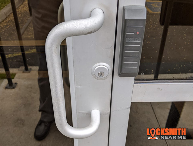 commercial door lock handle
